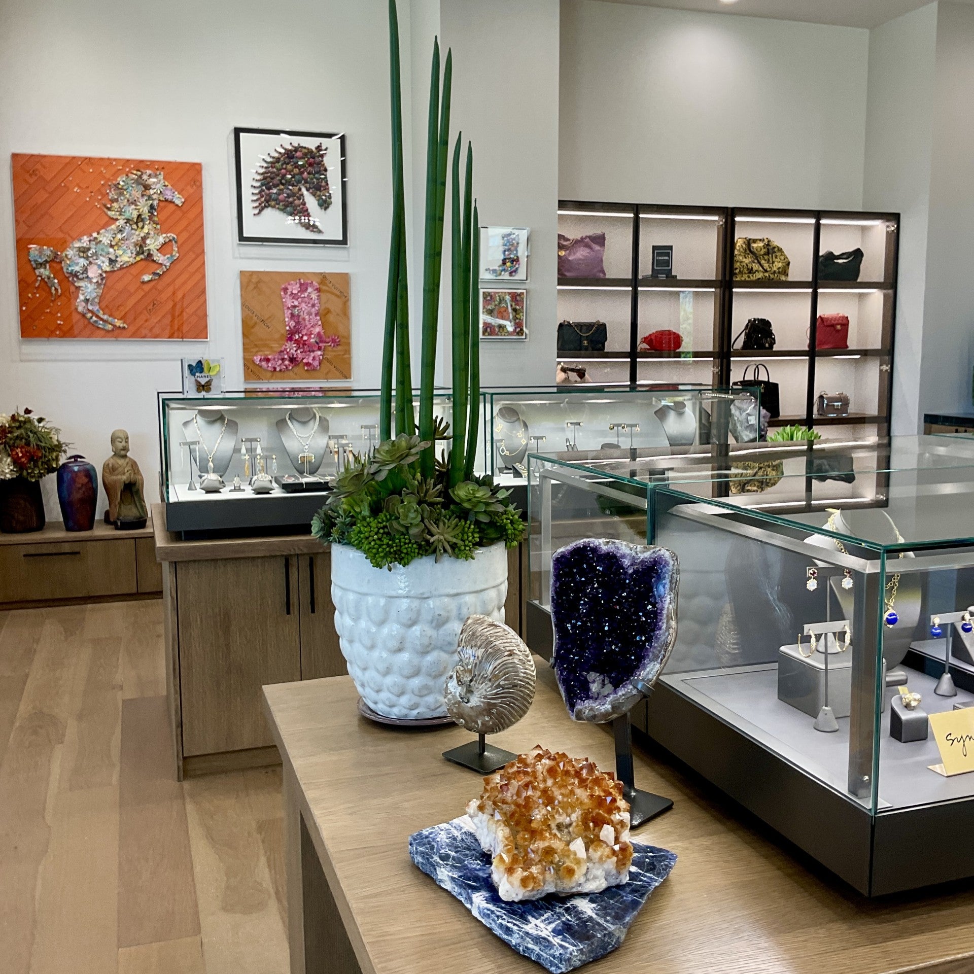 Ryan Ryan Ryan Ryan Fine Jewelry & Gift Bar